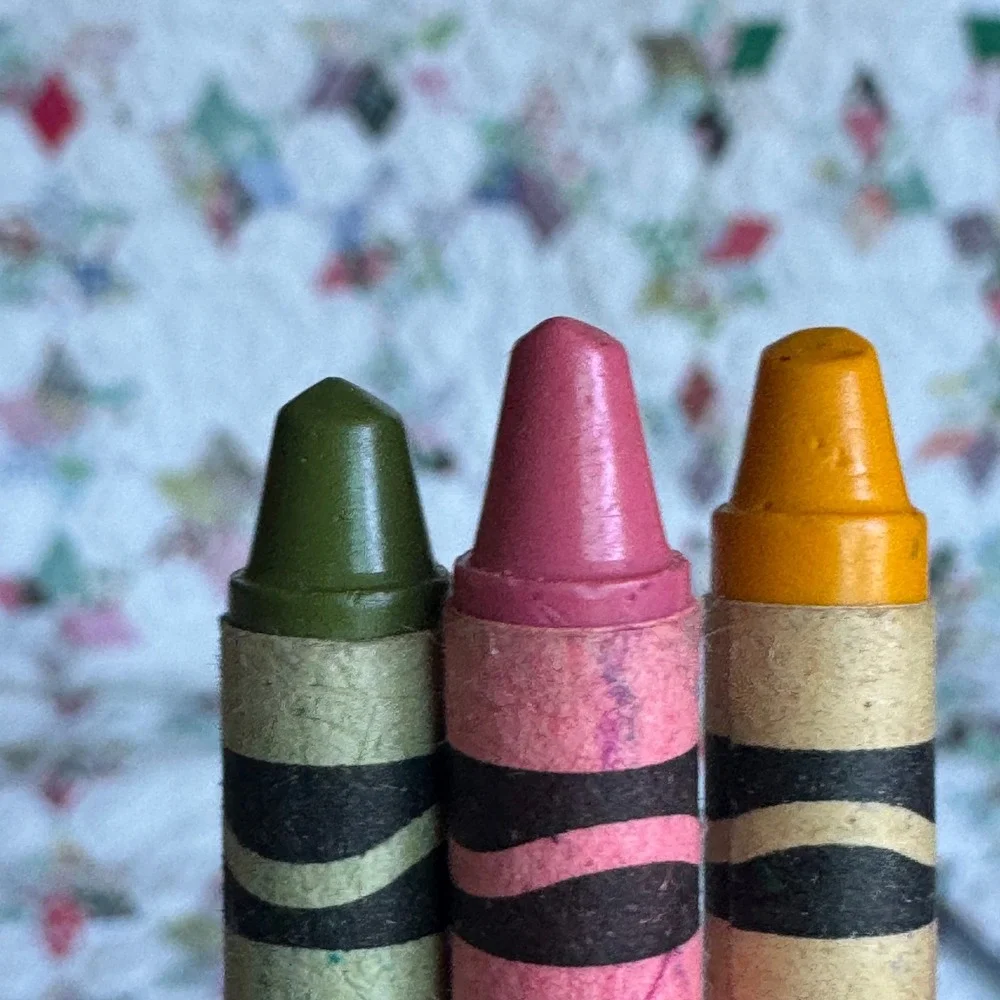 Crayola Crayon Set Dandelion Tickle Me Pink Olive Green Retired Colors 3pc Art